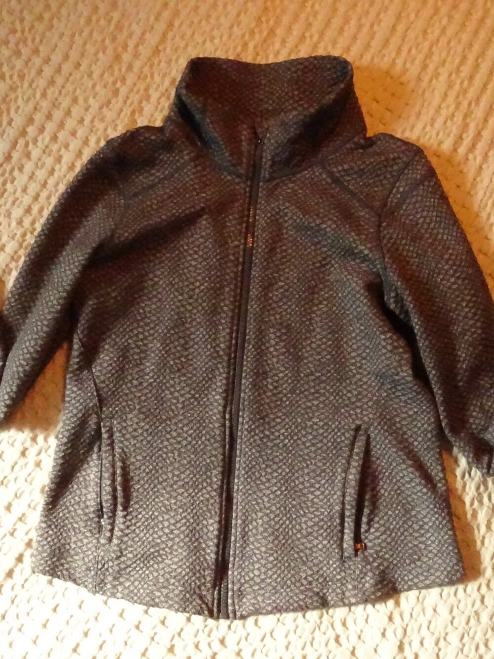 Under Armour Snakeskin Texture Full Zip Jacket Size M Grey Thumbholes Funnel